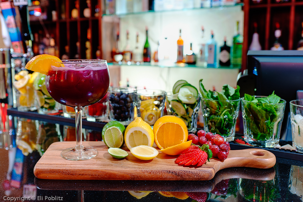 https://840winebar.com/files/2012/11/sangria1.jpg